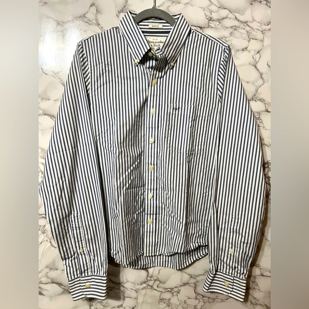 Men’s
Abercrombie & Fitch
Long Sleeve Shirt
Button Up
Gently Used